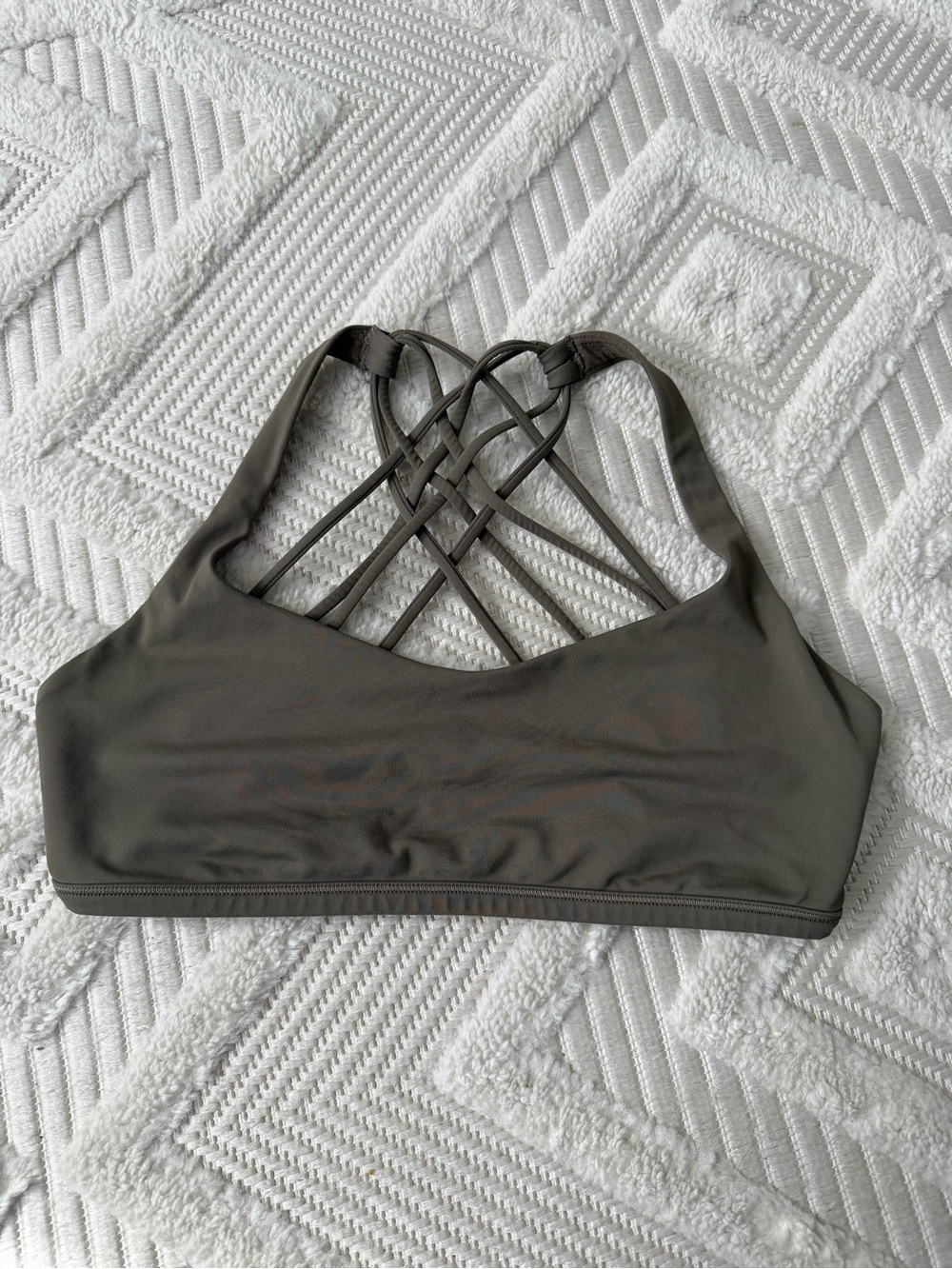 Lululemon free to be sports bra
